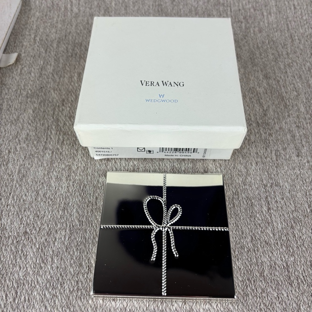Vera Wang for Wedgewood Love Knots Twin Mirror Purse Compact silver tone metal